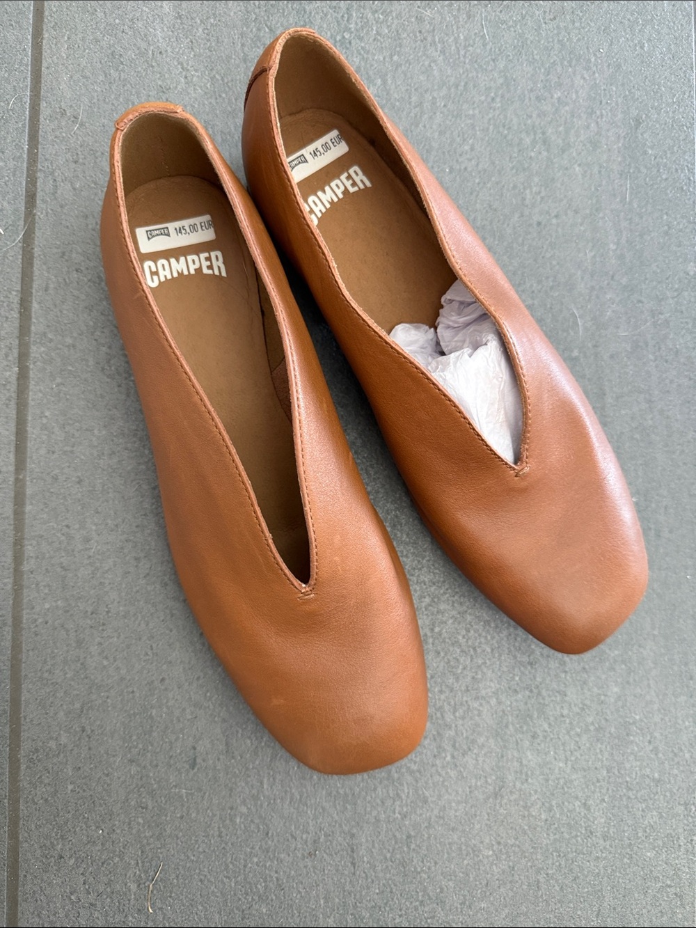 Camper. Casi Myra
Brown Leather Ballerinas for Women.